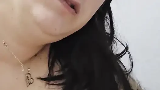 Yarak emmeyi ve tüm dölleri yutmeyi seviyorum.
