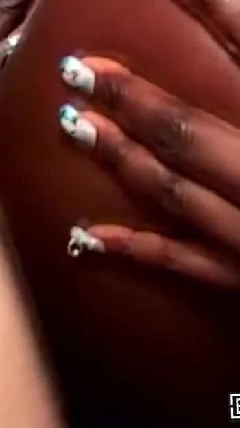 Ключевой момент из "Черный ботаничку колледжа и соседа по комнате, межрасовый блоу-бэнг с камшотом на лицо от сотрудников Uni в библиотеке"