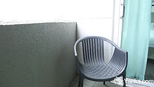 Monte Cooper pirsingli amcık büyük dildo alıyor