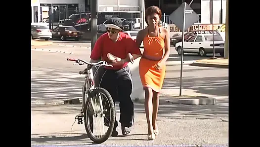 Büyük siyah yarağı hayal ediyor - bölüm 4