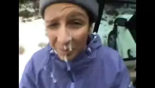 grande mamada na neve