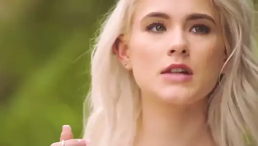 Minyon çift, minyon sarışın kankalar evli bir adamı baştan çıkarıyor