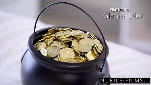 Gianna dior bu st İrlanda gökkuşağının tadına bakıyor. Patrick'in günü