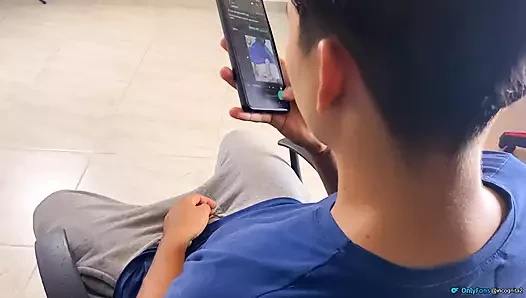 Ateşliydi ve onu eve davet ettim ve beni yarağıyla böldü