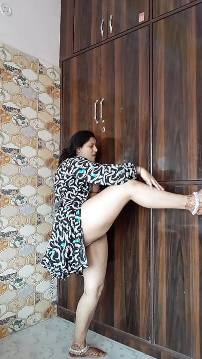 Puja bhabhi dancing