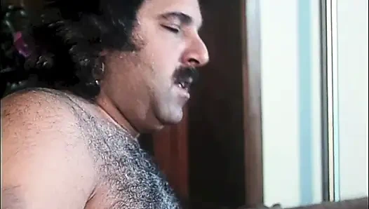 2 Vintage Çift: Tüylü Vajina Yalama ve Sert Sevişme