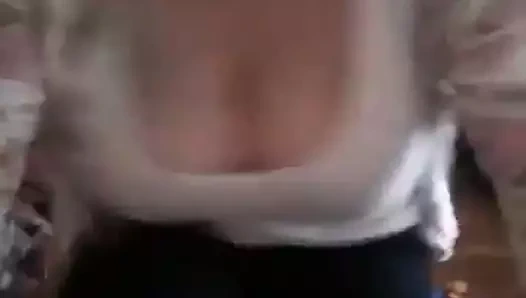 büyük memeler sıçrayan