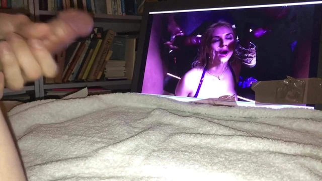 Sarah vandella boşalıyor