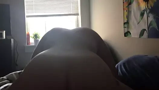 Sıkı evli kediyi sevmeliyim!