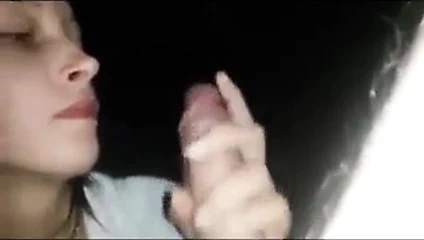 Esmer gf alma bakım arasında onun horoz