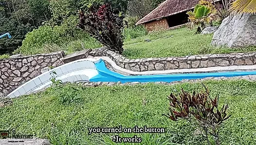 Çiftliğe yürüyüşte üvey kardeşimle lezbiyen seks - İspanyolca porno