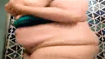 Kokmuş amcık sürtük tes