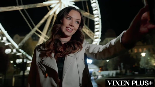 Vixenplus sarışın ateşli evli kadın Emily Jade büyük zenci tarafından dölleniyor