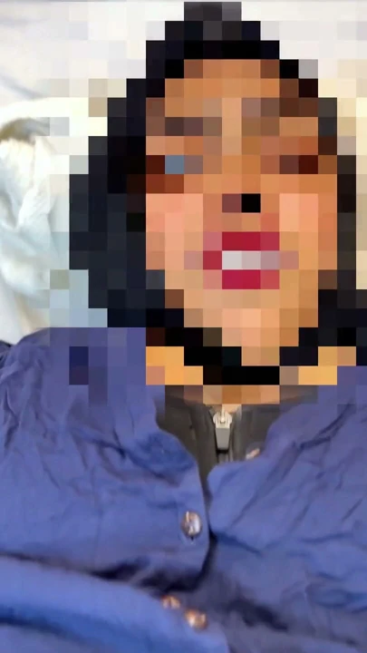 18+ genç iri güzel seksi pansiyon kızı porno izliyor ve erkek arkadaşı geldiğinde mastürbasyon yapıyor ve onu birden fazla pozisyonda sert sikiyor | Klip 3
