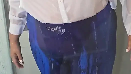 Beyaz saten bluz duşu