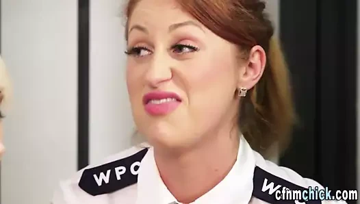 üniformalı polis metresleri emmek ve inme