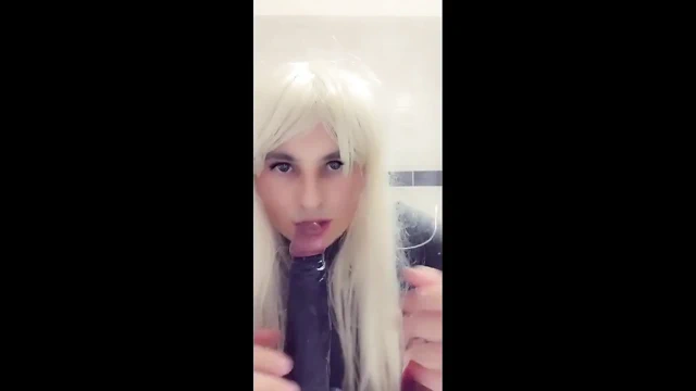 Büyük zenci yarağı dildo gırtlağına kadar alma eğitimi