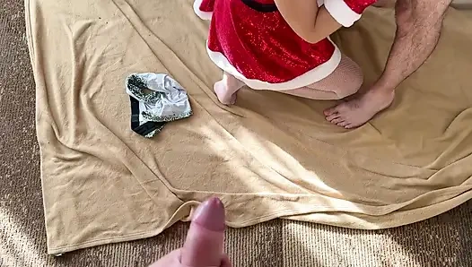 Evli kadın götüne dildo alıyor sonra kocasından ve arkadaşından çifte dölleniyor