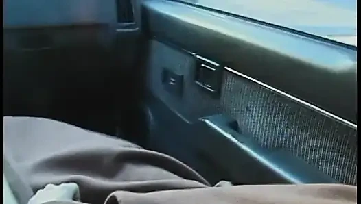 Şehir trafiğinde onu arabada küçük düşüren sapık ile banliyö kızıl saçlı araba sikişiyor