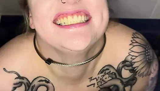 İri güzel kadın ve büyük zenci yarağı sidik oyunu ve sakso