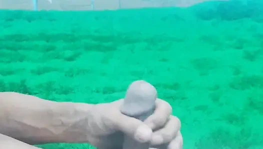 Yarağını ağzından çıkararak oyna