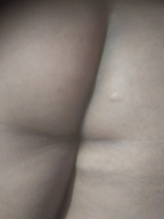 Hintli evli kadın anal sikişiyor