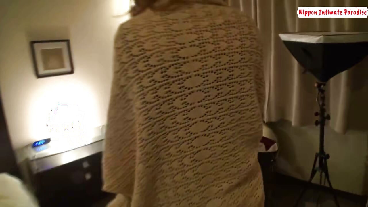 Gösterişli yumuşak göğüsler Gyaru, ham kesici uç sert vuruyor. Ördek dudaklı oral seks, temizlik tadı testi de!