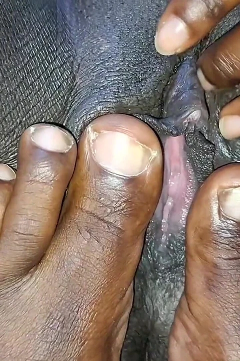 Kirli Ayak Sikişen Vagina Temizleniyor Ta ki Boşalana Kadar