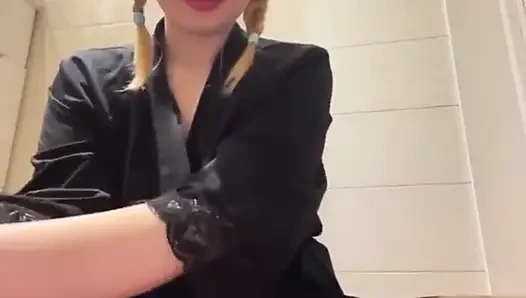 Yüzüne otur. Amcık yakın çekim. Boşalmamaya Çalış