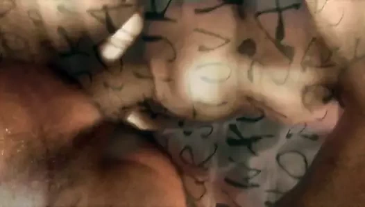 İnanılmaz oral seks arasında bir İtalyan milf ile ona toyboy