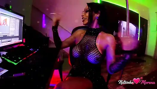 Cuerpo Escultórico, Actitud Provocadora