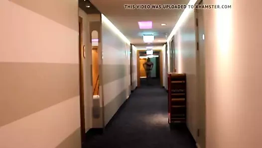 sissy devine otel yürüyüş