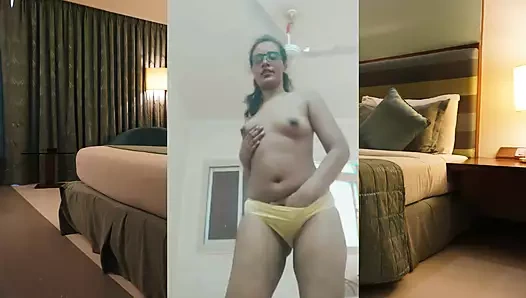 Taksi şoförümün deneyimsiz komşusüne fışkırtıyorum (porno fantezisi)