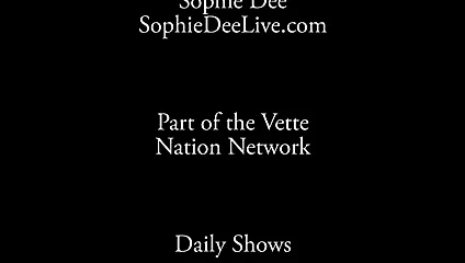 Büyük baştankara porno yıldızı sophie dee'nin siyah beyaz kedi oyunu