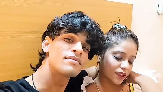 Hintli desi üniversiteli kız ve erkek arkadaş hitel videi Hintçe sert seks yapıyor