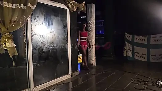 Kulüpte Biraz Iş Bitiriyorum, Sulu Götümü Twerk Yaparken Müzikle Dans Ediyorum