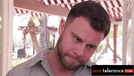 Sıfır tolerans filmleri - sarışın Chanel Camryn hvac onarım sikişi için amcığını takas ediyor