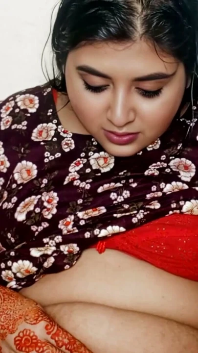 Hikaye anlatırken Nadiya'nın sütünü sıktım - Ateşli Bangladeşli Çift | Bölüm 1