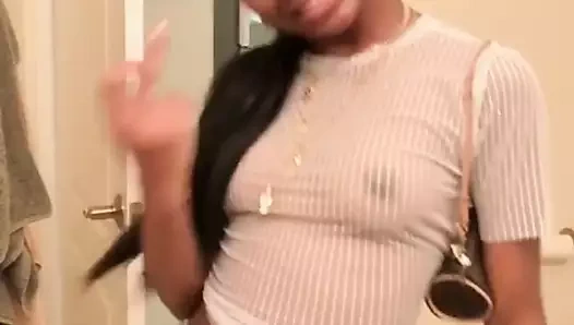 Siyah kaltak gömleğiyle gör