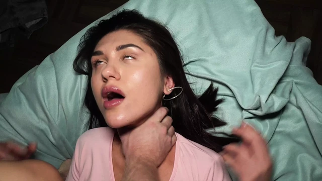 Хотвайф наслаждается своим новым образом жизни. Jadilica. Мартин Спелл.