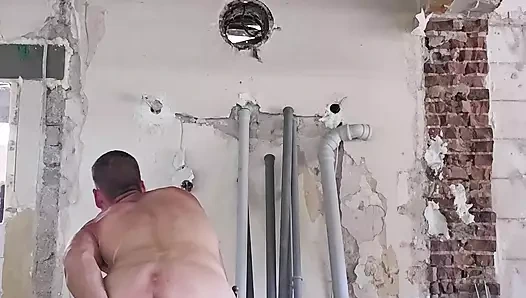 İşte alıyorum ve dildomla kendimi sikiyorum