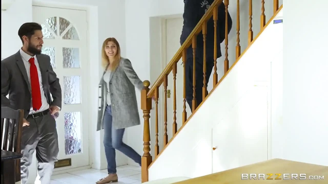 Brazzers - sarışın orta yaşlı seksi kadın Elicia Solis mutfağı keşfediyor ve danny'nin büyük yarağını domaltarak emiyor