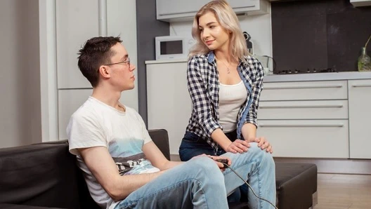 Sis.porn. genç meşgul üvey kardeşi ile yapmak istiyor