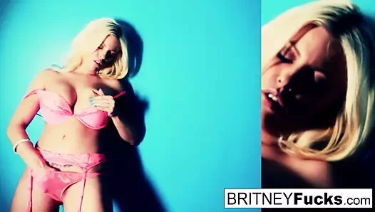 Britney'nin mavi duvar mastürbasyonu