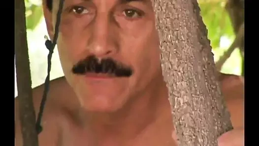 Büyükbaba fetişi genç kız sakso çekiyor ve yarak alıyor