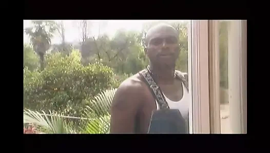 Karım sikikleri ile başka bir büyük siyah horoz