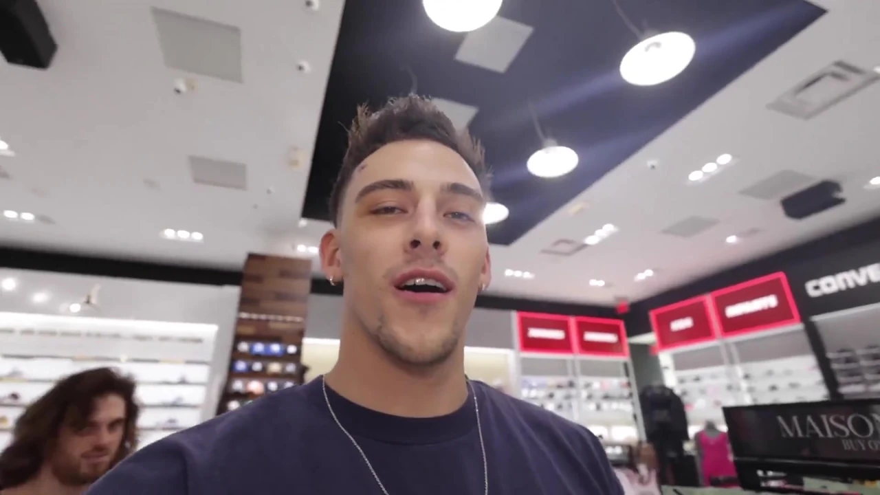 Fit All American Jock Fucks Assian Aries Li Like a Savage!