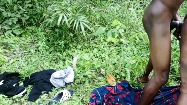 Ormanda seks deneyimi Afrika'da bir yerde hatırlanması gereken bir şeydi