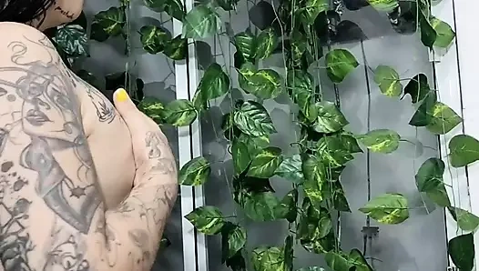 Yaramaz komşu birbirlerine dokunuyor