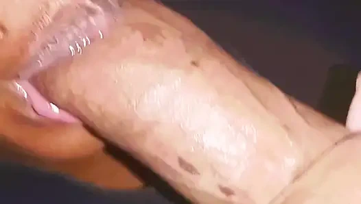 Boşalıncaya kadar fıstığımı boğazına boşaltıyorum!!